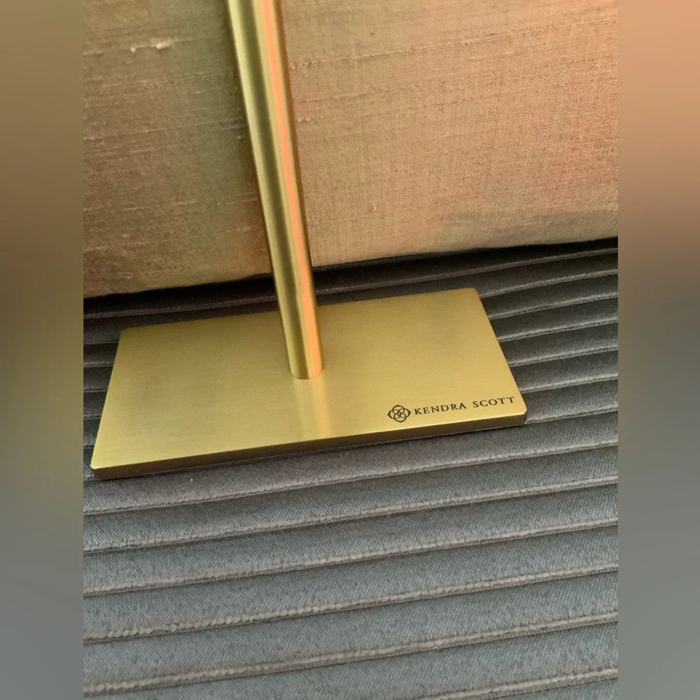 KENDRA SCOTT ANTIQUE PLATED BRASS BRACELET BANGLE JEWELRY STAND ORGANIZER T BAR - Picture 2 of 6